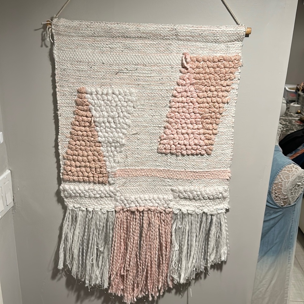 🎉5/$20🎉 Pink and white wall tapestry with fringes